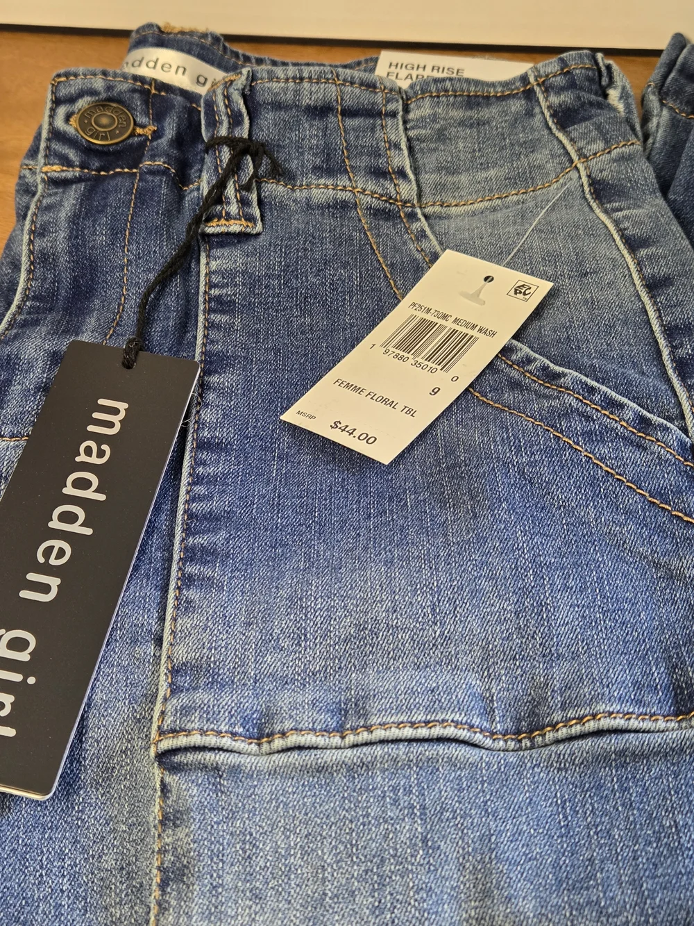 Madden Girl High Rise Flare Jeans Women’s Size 9 Medium Wash NWT $44 - Picture 6 of 10